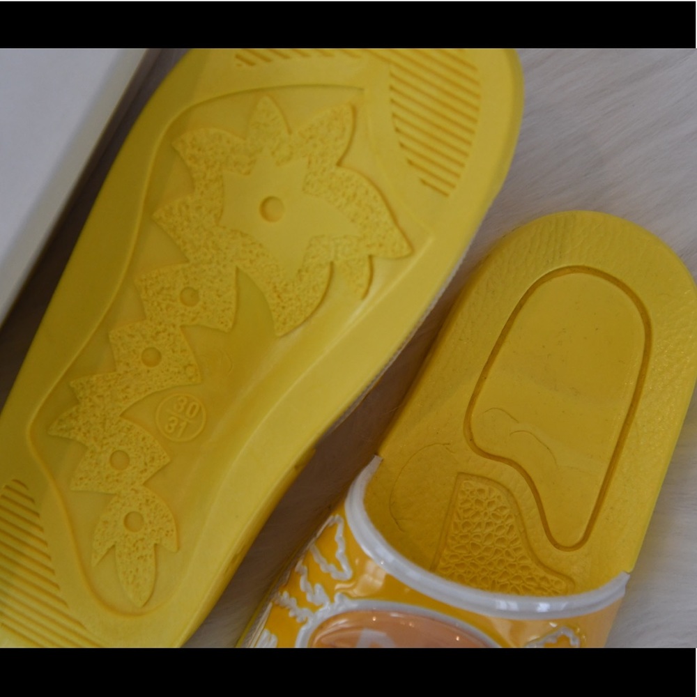 D&G slides - Picture 4 of 5